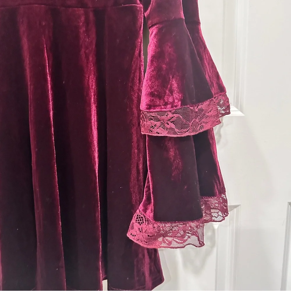 Velvet Lace-Up Dress with Lace Details - Picture 13 of 17